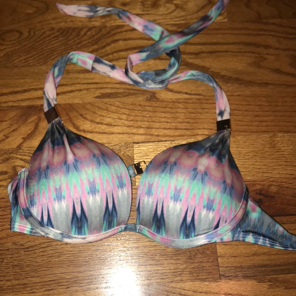 Victoria’s Secret Bombshell Bikini